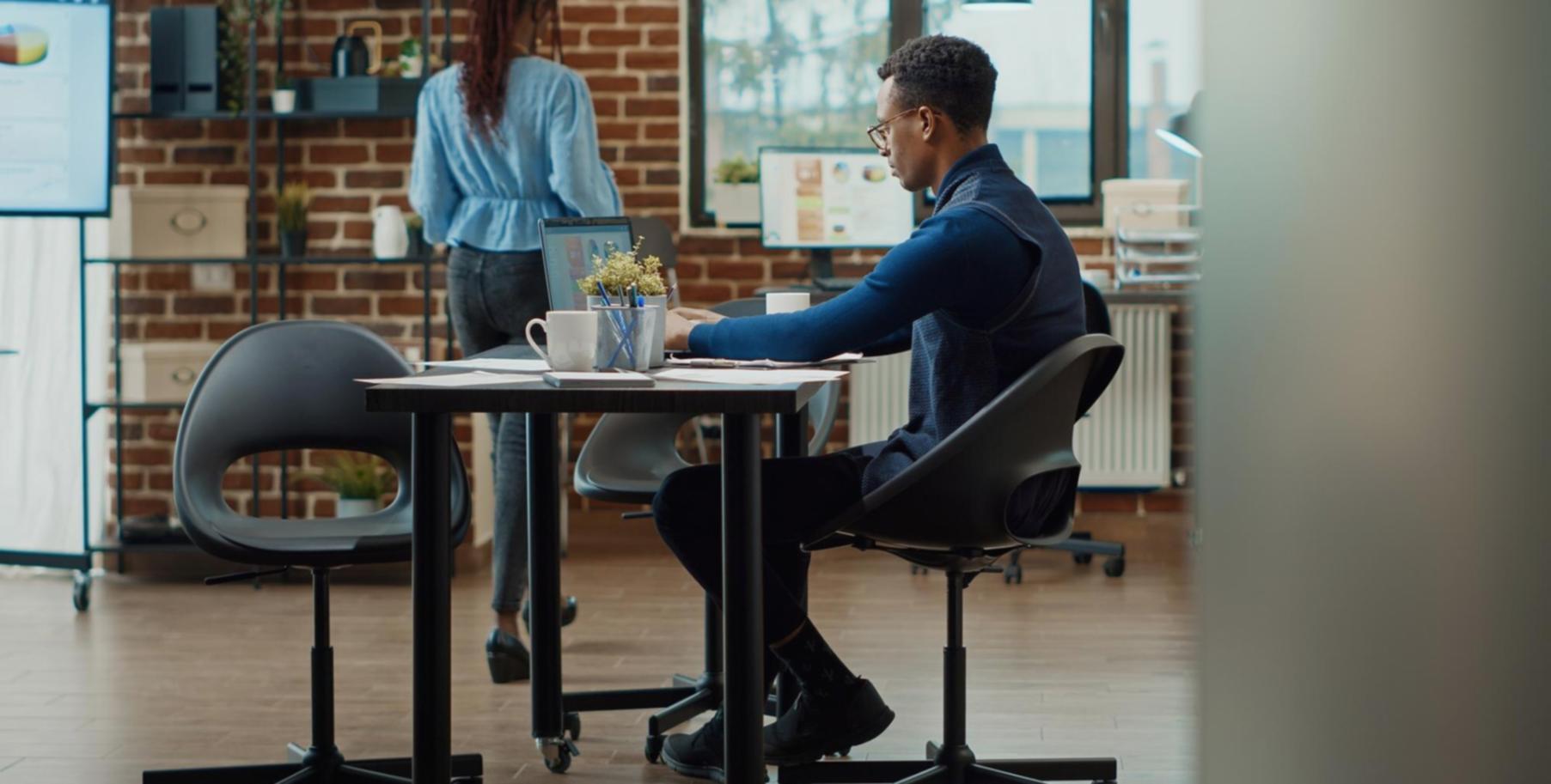 Dashboard alat analisis statistik investasi